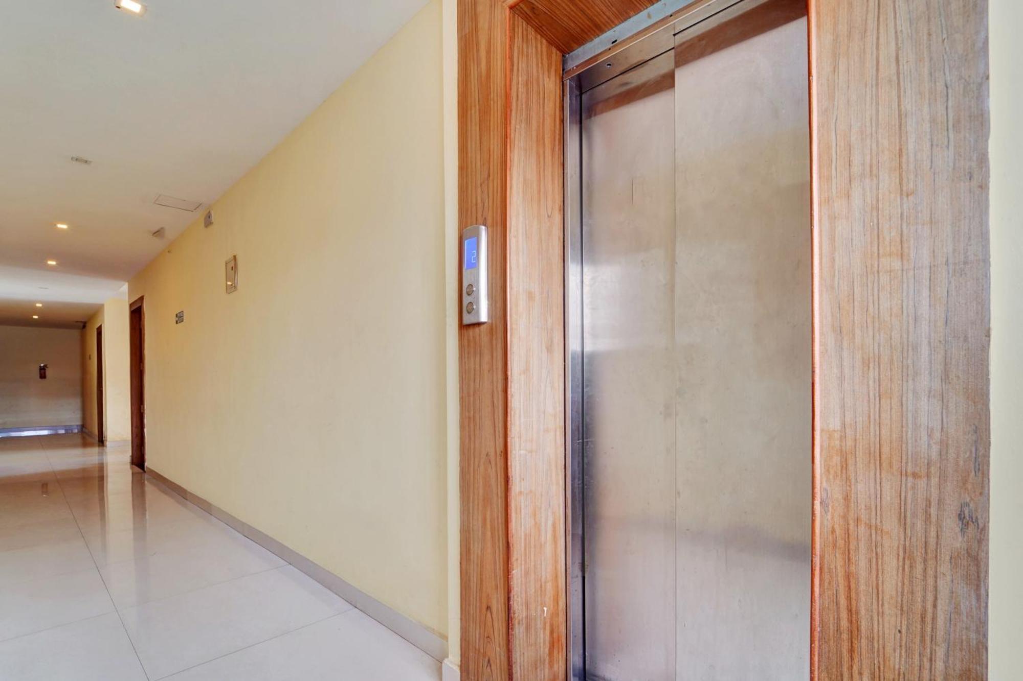 Kochi Super Townhouse Ernakulam North酒店 外观 照片